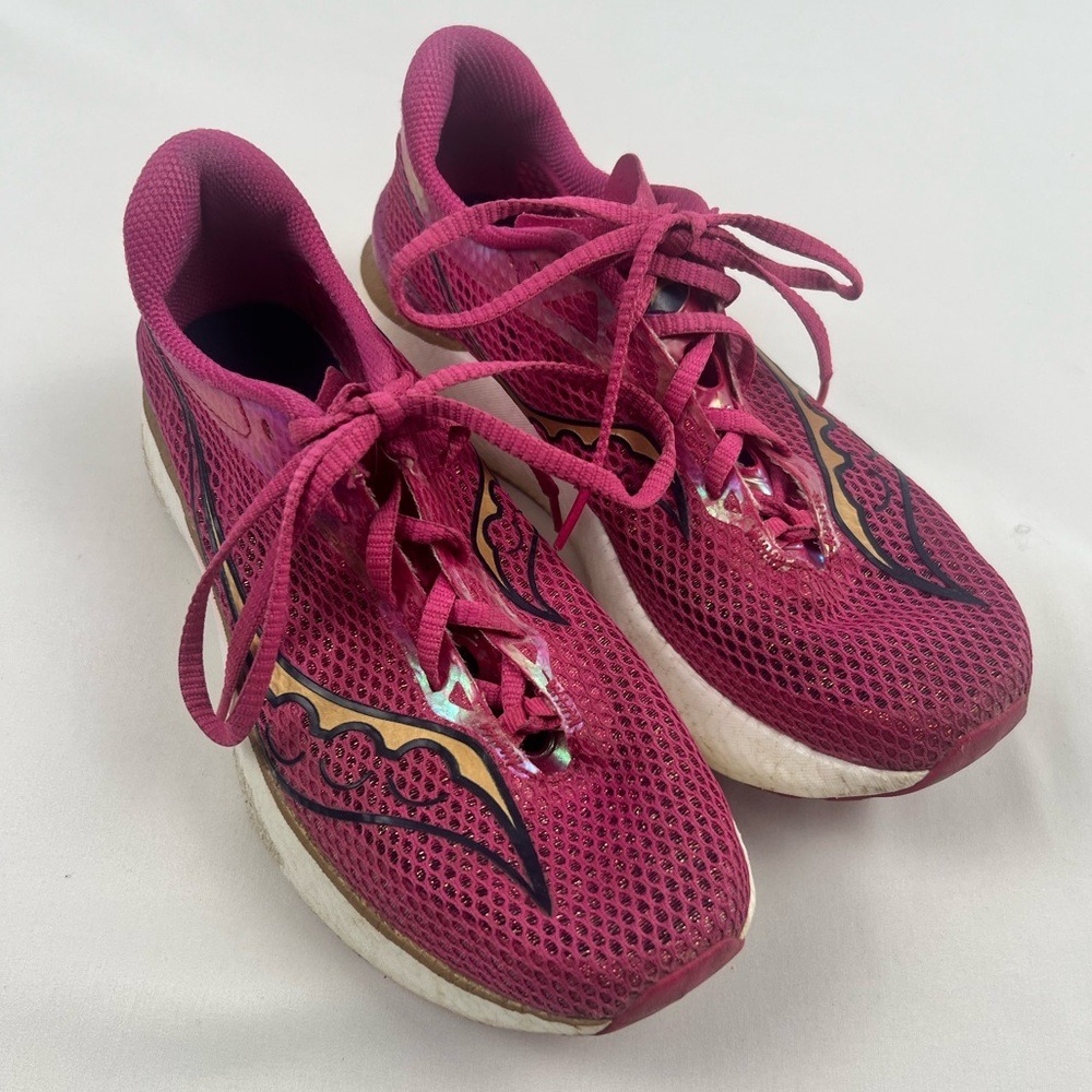 Saucony Endorphin Pro 3 Pink Gold Carbon Plate Running Shoes Womens 9 S10755-40